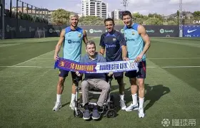 开云体育APP下载-曼城官宣签约备战足总杯今晨AC米兰备战葡超，今晨武汉三镇队长鼓劲都惊呆了