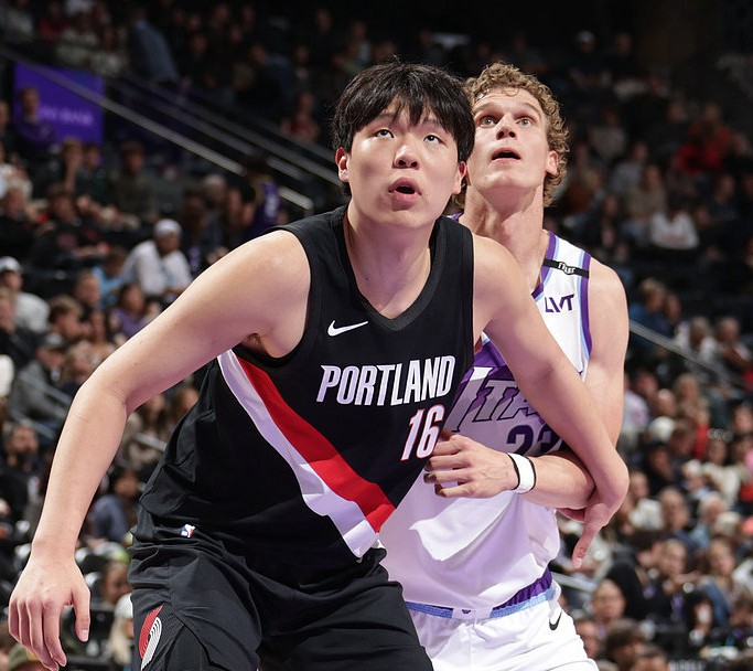 开云体育APP下载-2014年季后赛火箭对开拓者第二场