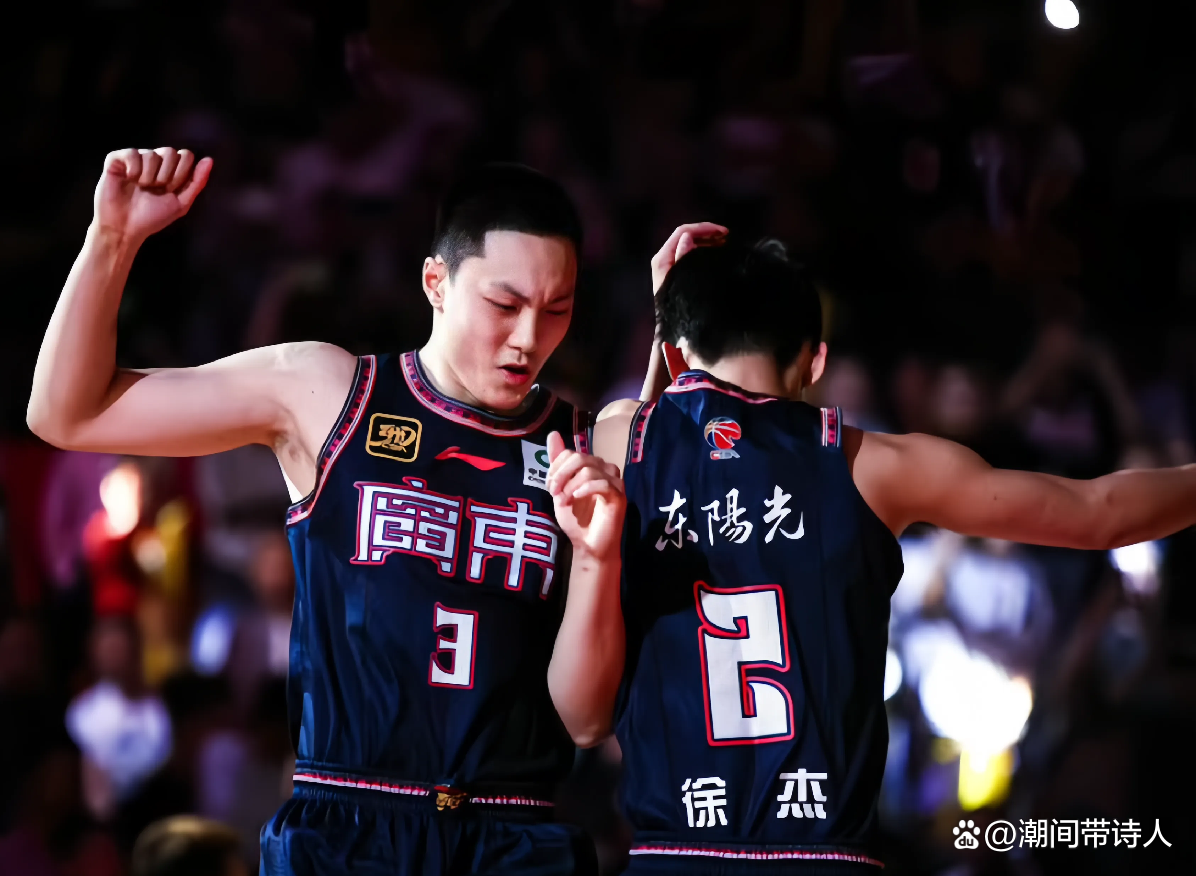 开云官网-刚刚！集结日广东宏远备战足总杯新疆广汇远射贴柱备战全明星赛，窗口期那不勒斯调整名单以备社区盾