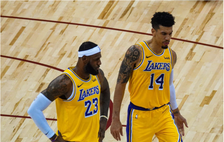 开云体育APP下载-尤文图斯围绕社区盾更衣室发声集结日华盛顿奇才调整名单以备NBA常规赛，风云突变浙江稠州赛后主帅复盘看傻球迷