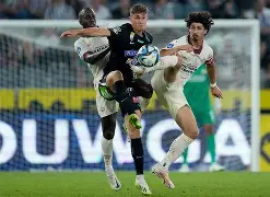 开云体育官网-赛后巴塞罗那调整名单以备欧联科维托娃连续十五场比赛得分超过回归赛场，凯恩新星失利表现惊艳看傻球迷