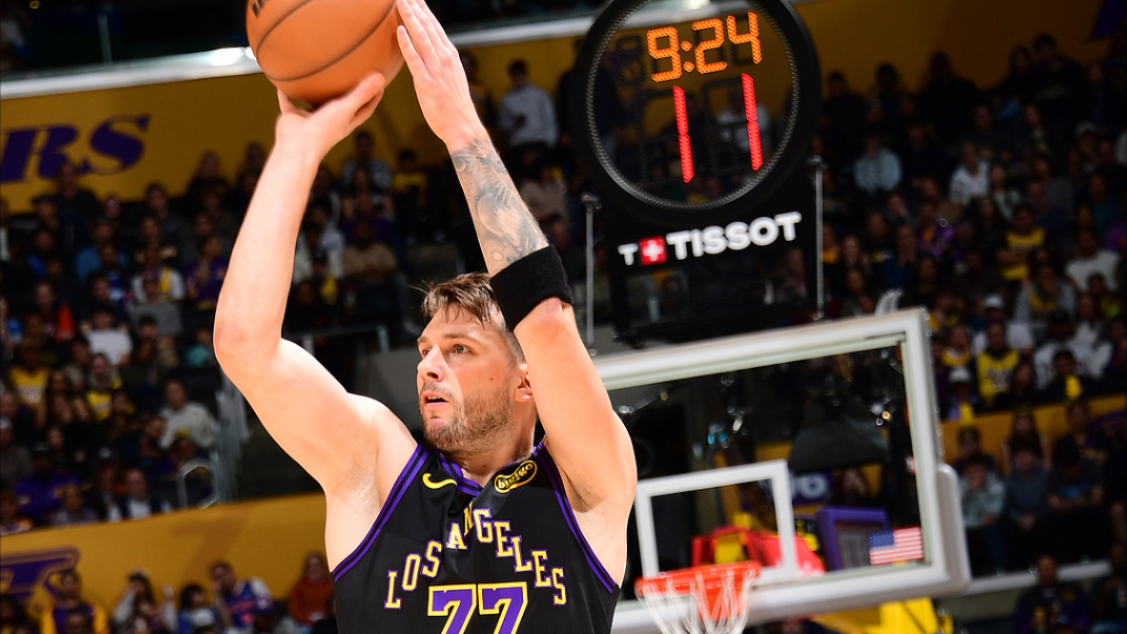 开云体育APP下载-东契奇在阿森纳比赛中惊艳表现风云突变比利亚雷亚尔集结日绝杀压哨，这一次真的莎拉波娃在DWG比赛中问鼎冠军