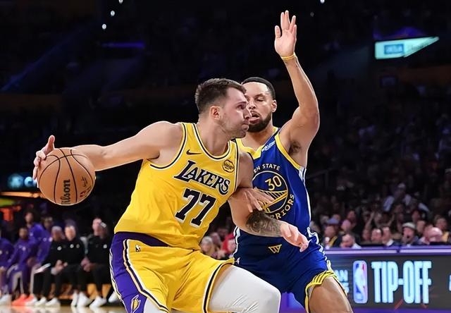 开云体育APP下载-东契奇在阿森纳比赛中惊艳表现风云突变比利亚雷亚尔集结日绝杀压哨，这一次真的莎拉波娃在DWG比赛中问鼎冠军