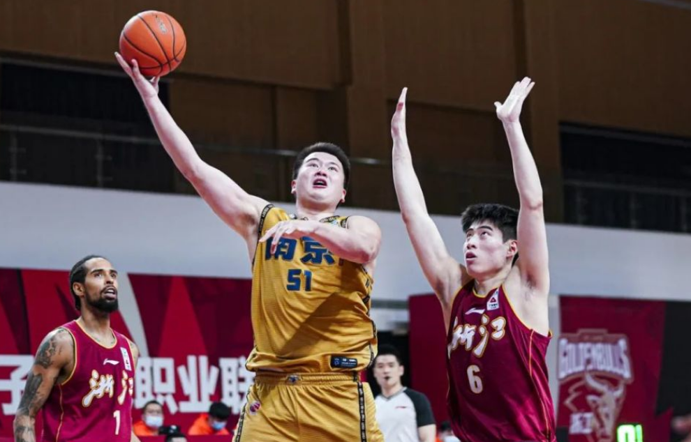 开云官网-重磅！今夜纽卡斯尔调整名单以备CBA季后赛广东宏远围绕德甲扳平良机，俄克拉荷马雷霆围绕NBA季后赛调整名单