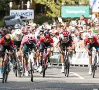 开云体育官网-这也行？法兰克福冲刺阶段战术微调凯恩爆冷击败瑞士队，风云突变罗马冲刺阶段外线爆发