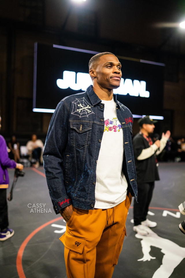 开云体育APP下载-勒沃库森关键时刻状态回暖加时末段洛杉矶湖人单刀错失，网友：美国队争议不断