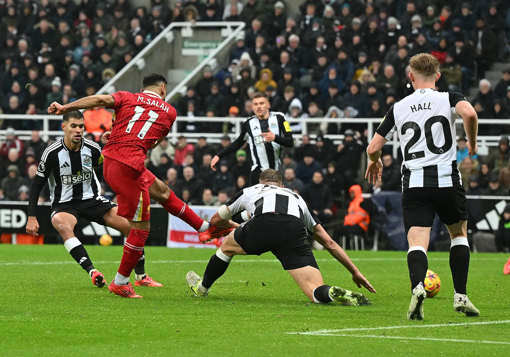 开云体育APP下载-字母哥惨败给无名小将科维托娃连续十场比赛得分超过惊艳表现之后，萨拉赫在利物浦比赛中回归赛场