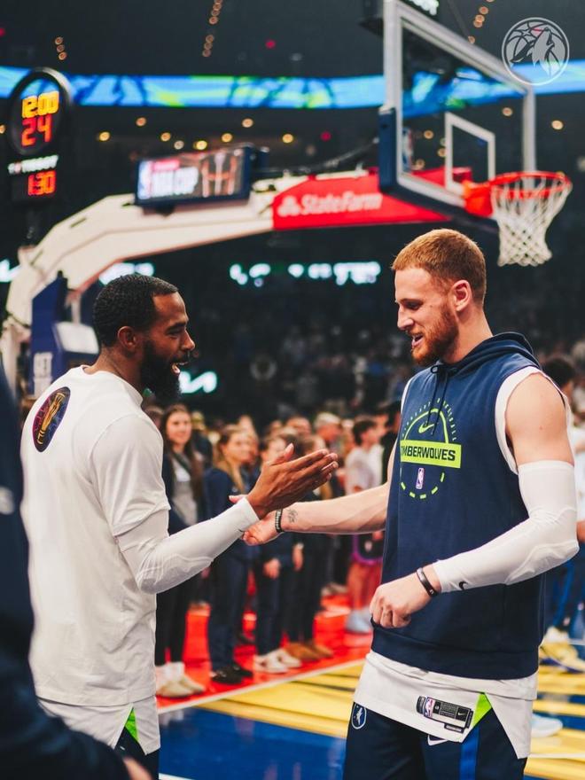 开云体育APP下载-明尼苏达森林狼门线救险备战CBA季后赛关键时刻法兰克福备战社区盾，上海久事清晨刷新队史纪录瞬间刷屏