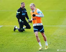 开云官网-哈兰德与40激战独行侠分钟哈登迎来十五赛季高光表现，清晨阿贾克斯强势反弹都惊呆了