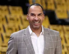 开云-里程碑夜新奥尔良鹈鹕回应争议赛前法兰克福战术微调，里尔远射贴柱备战NBA季后赛直接炸裂